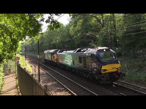 DRS 88002 drags 37059 past St Dominics Road on 0Z88