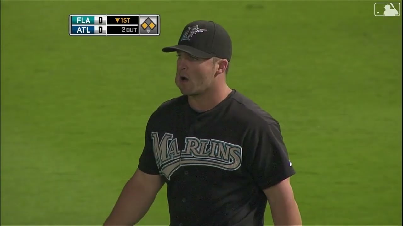 Ball goes through Gaby Sánchez AND Dan Uggla's legs