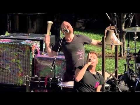 Coldplay - Viva la Vida (Live) @ Apple Steve Jobs Memorial