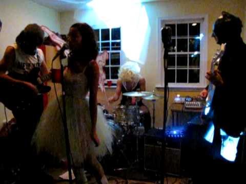 Nikki and the Weeps - "Bird's Eye View" - Rock and Roll Seance - DC - 10.30.10