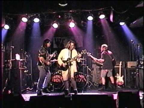 Kiss Domino Cover by Junkbox