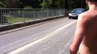 preview picture of video 'arreter la voiture'