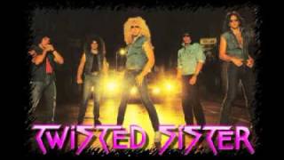 TWISTED SISTER - Don&#39;t let me down. (Studio)