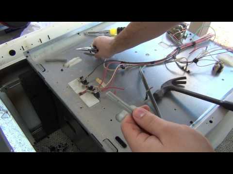 SOG EOD Powerlock Multitool (Using Wire Cutters)