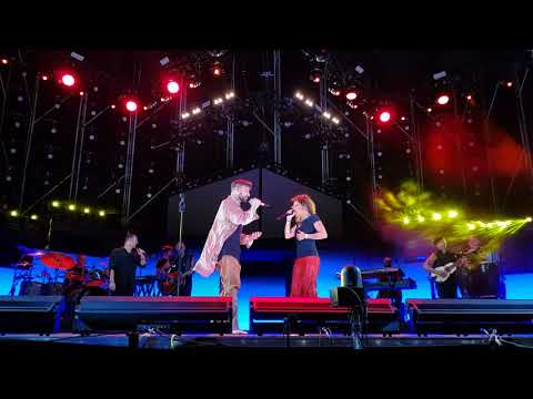 Ricky Martin Concierto live en Cádiz - TU RECUERDO & La Mari (very windy & she is late :))31.8.18 HD