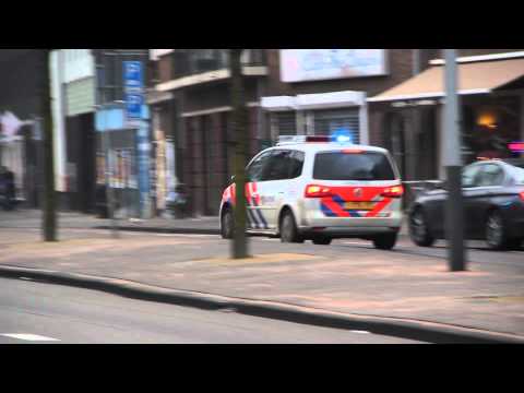 PRIO 1 Noodhulp Politie Amsterdam met spoed over Foeliestraat in Amsterdam