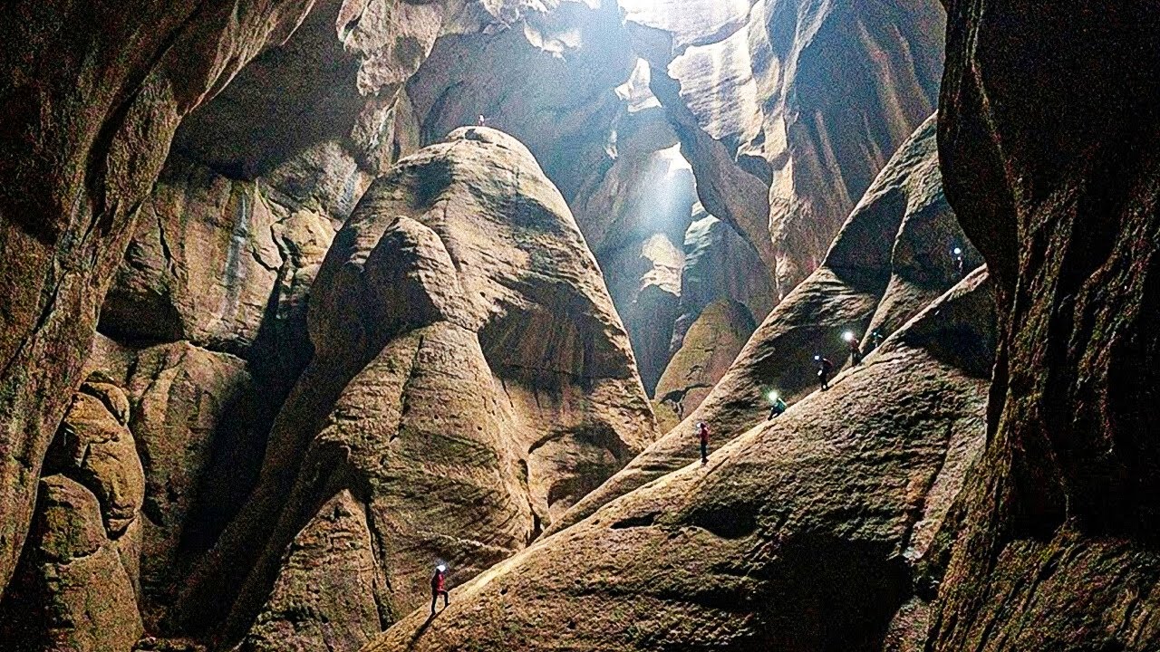 Под землёй обнаружены горы выше Эвереста