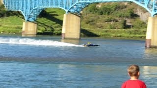 preview picture of video 'Fast boats on our river'