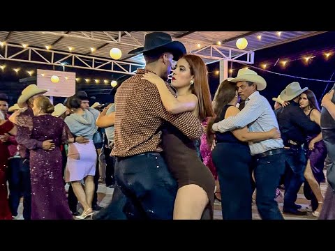 Baile con la Cumbre🔥… boda Alma & Bryan en el rancho Peña Durango.