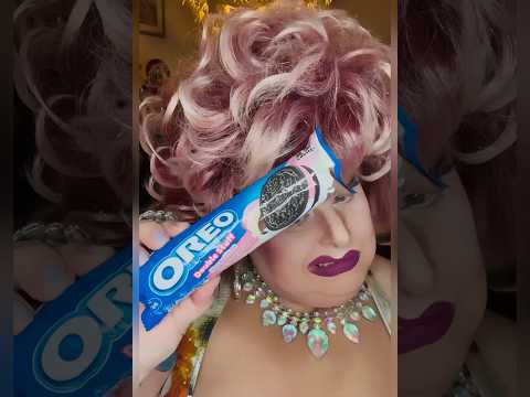NOSHI NOSHI w/ Maxi – Neapolitan Oreo (Double Stuffed). #mukbang #drag #food #maxishield #asrm