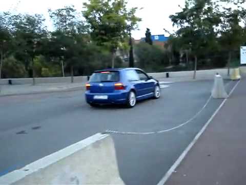 comment demonter haut parleur golf 4