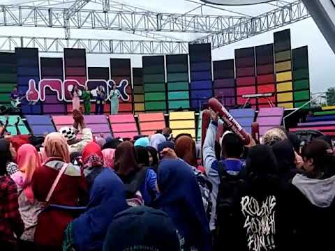 2 Racun Youbisister Gina & Ghea at Inbox Karnaval Singaparna