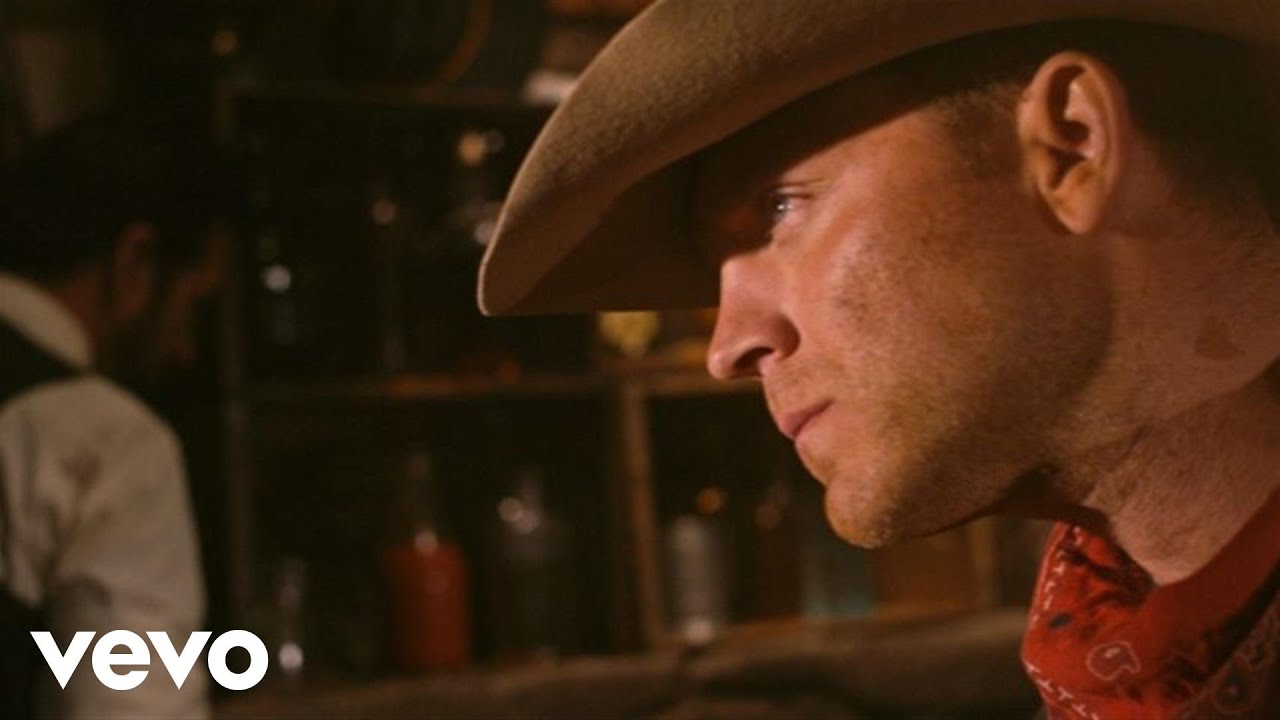 Justin Moore — You Look Like I Need A Drink