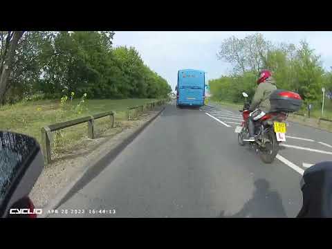 SRZ 1267 - Close Pass by Coach