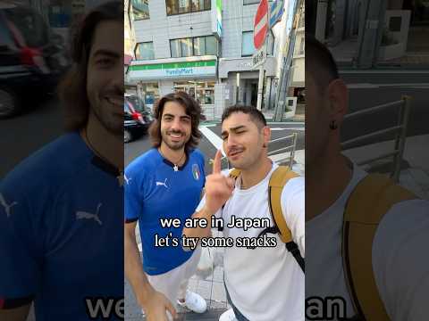 Italians try JAPANESE SNACKS