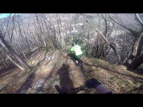 Val Resia discesa sul sentiero CAI 738 dagli stavoli di Slatina superiore