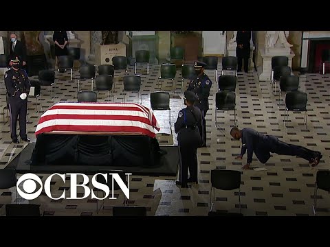 Justice Ruth Bader Ginsburg’s personal trainer pays tribute to her with push-ups