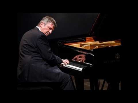 Boris Berezovsky plays Liszt "Un sospiro" and "Gnomenreigen" (2014)