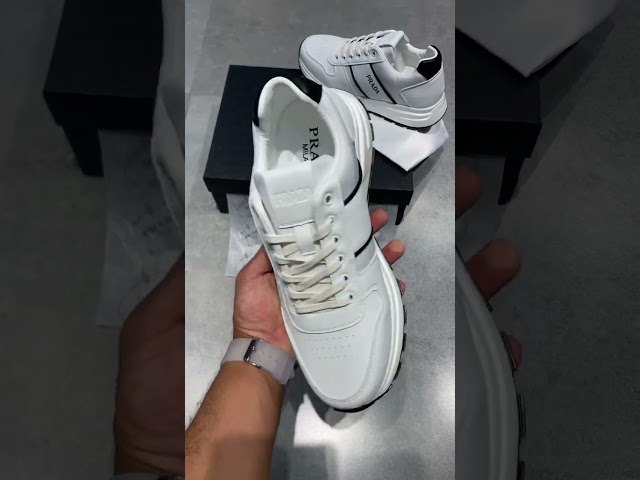 حذاء برادا براكس