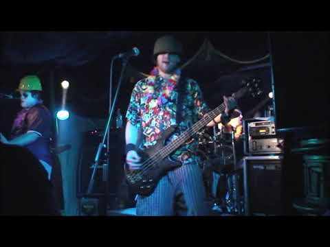 Drei Flaschen - Make War Not Love (Pro-Pain cover)