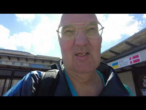 MongoTV_8831 - MIN GÅTUR - Del 5 - Henter Pakke Med Tegneserier og Cykler til LIDL