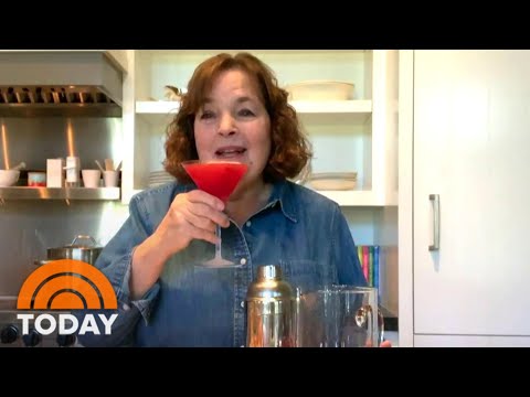 Ina Garten Makes Spirits Bright With Her Favorite Holiday Drinks | TODAY
