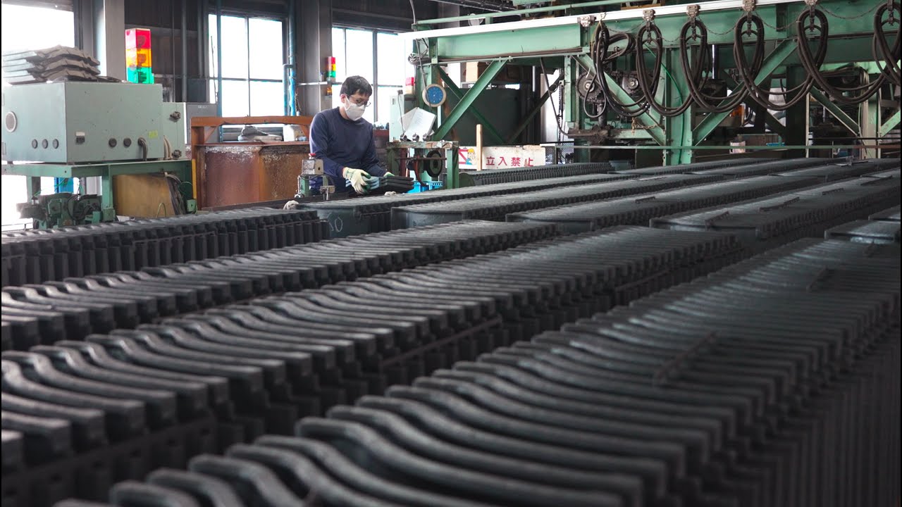 Roof Tiles Mass Production Process 瓦を大量生産するプロセス Japanese Traditional Pottery Factory 丸三安田瓦工業 新潟