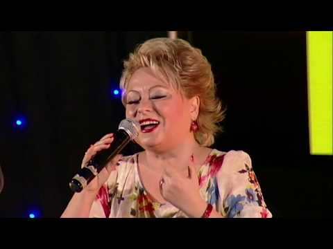 Suzana Spasovska - Zora Zori (Folk Fest Rosa 2015)