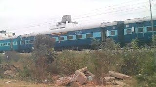 preview picture of video 'Amazing Chase of Kacheguda Express on a Two wheeler'
