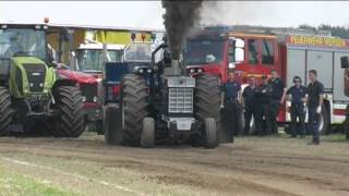 preview picture of video 'Tractor Pulling Viersen Sportklasse !!'