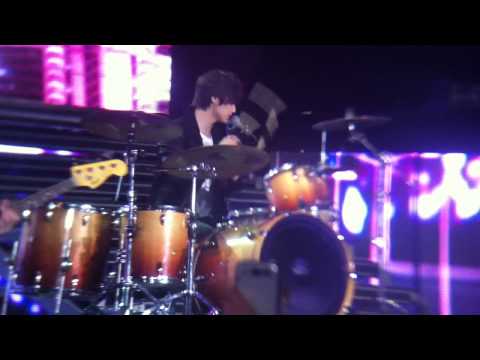 [MUSIC BANK IN CHILE] CNBLUE - INTUITION + 외톨이야