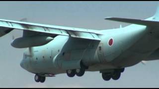 preview picture of video 'JASDF Lockheed C-130 in Komaki Airbase takeoff, low pass and touch & go'