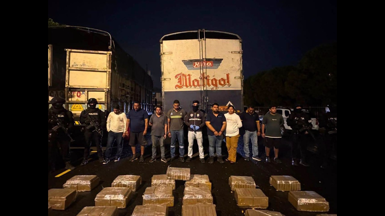 Descubren 950 kilos de cocaína ocultas en frutas