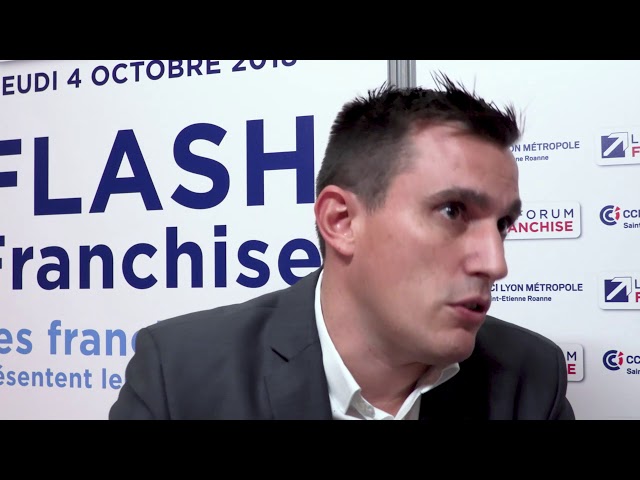 Olivier Della Dora, directeur du développement de Vivaservices, présente le concept de sa franchise