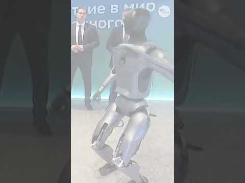 Humanoid robot dances for Vladimir Putin following other Russian bot's fail