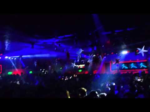 Nick Warren @ Pacha, Buenos Aires playing: Mike Griego - Sofia (Dub Mix)