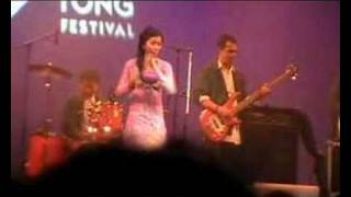 Download lagu Pasar Malam Besar Den Haag 2008 - Maya KDI and Sadewa band 4 mp3
