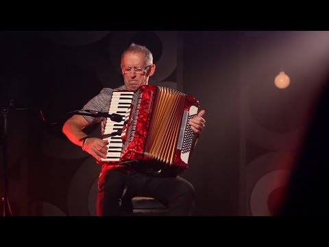 ENTRE MATES Y GUITARRAS PROGRAMA 244 - 17 DE FEBRERO DE 2018