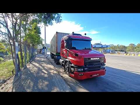 124 T 420 carregada para levar um container  de venda para Jaguaré , norte do Espírito Santo 