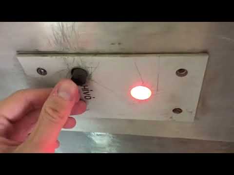 Très joli ascenseur GFJ à traction @ Budapest, Hongrie.