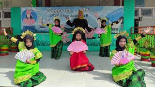 Download lagu Tari Mappadendang kelas 4b mp3