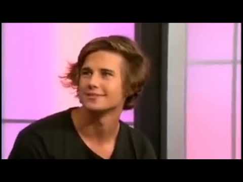 JOEL ADAMS - aka Joel Goncalves - Performs hit new single Live - Please Don't Go / MOE TV PH.