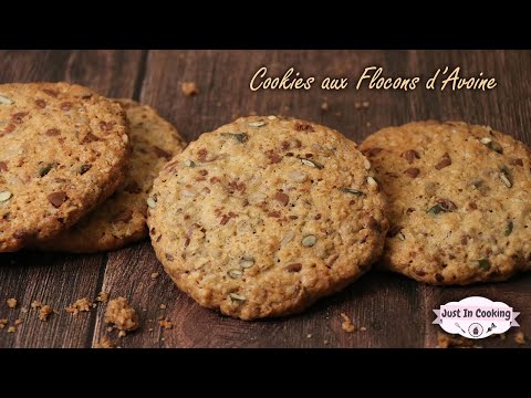 Crispy cookies with seeds, oat flakes and chocolate chips