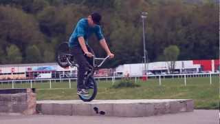 preview picture of video 'Skateboard Attitude Skatepark Saint-Girons Mai 2012'