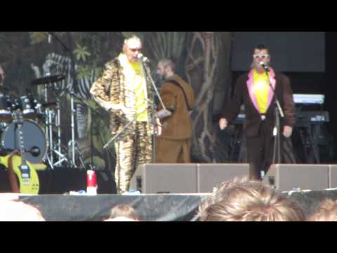Electric Banana Band - Min Piraya Maja @ Sweden Rock Festival 2014