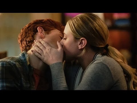 Riverdale 6x07 Archie and Betty kiss#love #cute #beautiful #girl #kiss #romantic #romance #kisses