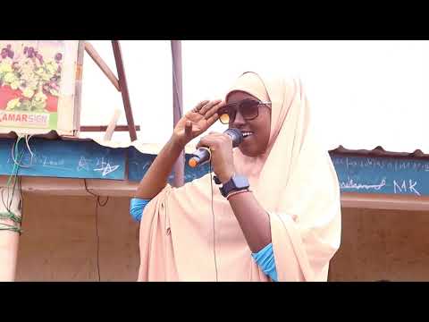 Gabar ardayad ah oo qaday heesti xaliimo khaliif magool NIN LAGU SEEXDOW HA SEEXAN.