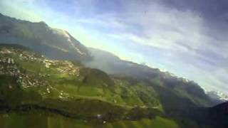 preview picture of video 'Paragliding Niesen to Spiez 21. Sep. 2011'