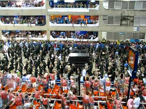 Paradinha (paradona) da Bateria da Mangueira 2011