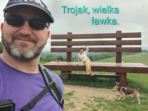 Beskidy. Trojak (Kikula) i wielka ławka. Atrakcja turystyczna. Zwardoń. Skalite.